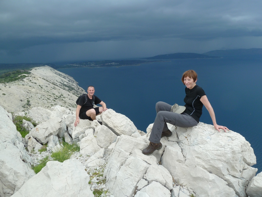 Rab - upoznajte ga pješice.